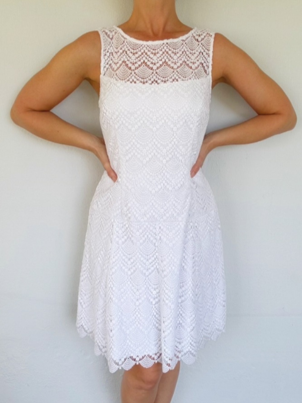 White House Black Market white lace illusion neckline sleeveless dress size 10